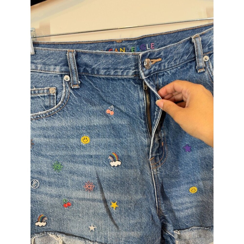 American Eagle Outfitters 90s Boyfriend Denim Shorts Embroidered US 16 - Picture 3 of 7